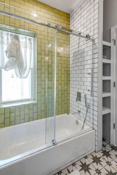 דירות פילדלפיה Trendy Fairmount Gem-5 Star Location, Roof Deck, Parking, Gr8 For Families מראה חיצוני תמונה